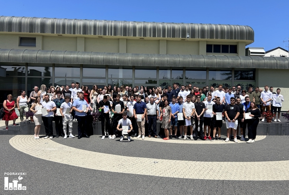 Svečana podjela svjedodžbi za učenike završnih razreda