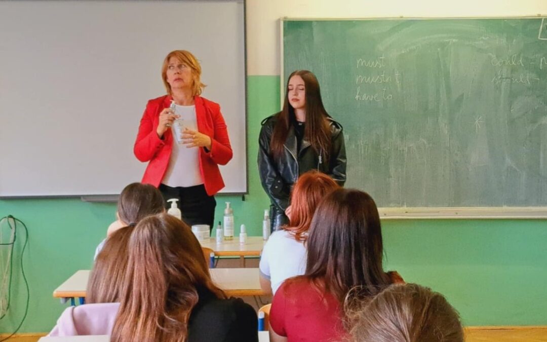 Predstavljanje kozmetičara u OŠ “Antun Nemčić Gostovinski”
