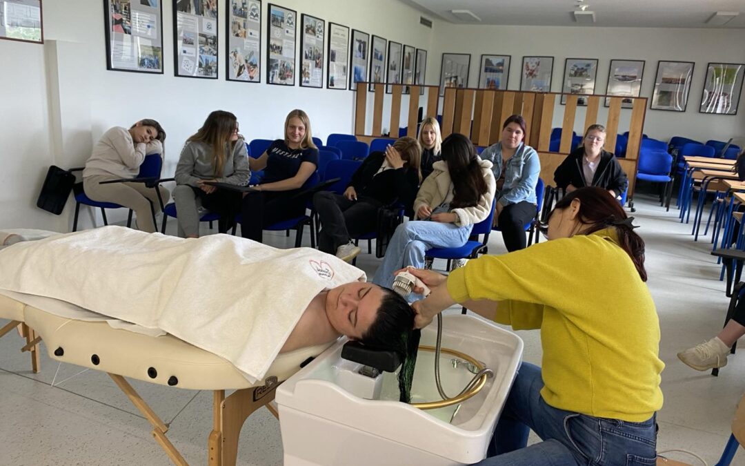 Održana radionica japanske masaže vlasišta