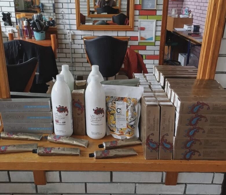Donacija učenicima frizerskog zanimanja